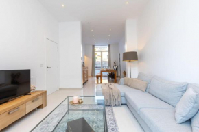 Huswell - Stylish duplex apartment in town house